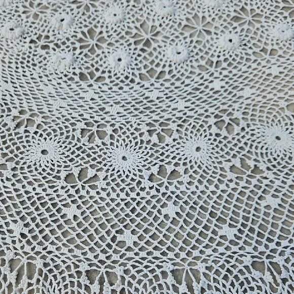 Vintage Round Oval Cotton Ivory Hand Crochet Tablecloth - Picture 9 of 17